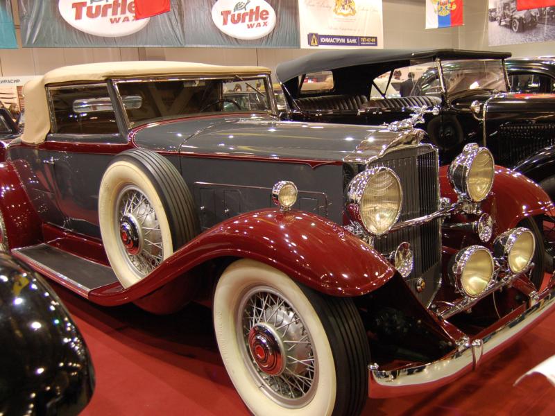 Oldtimer 2007, Москва: редкий кабриолет с двумя оттенками красного