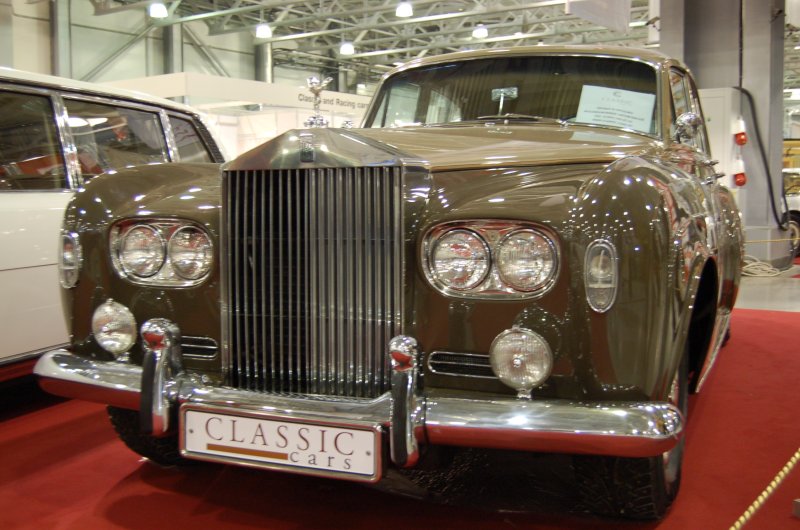 Oldtimer 2007, Москва: бронзовый Rolls-Royce на красном ковре