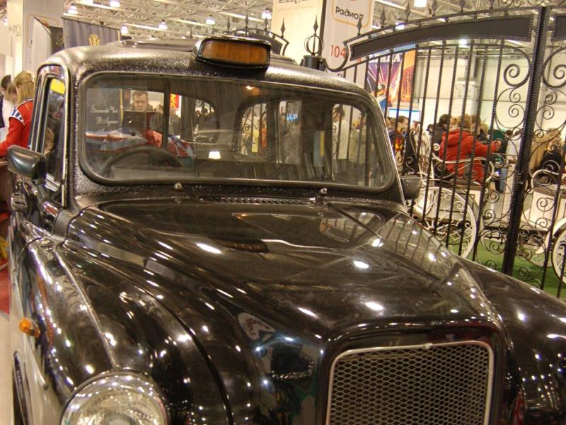 Oldtimer-выставка в Москве, 2007: чёрный такси-такси с номером G689 WMM