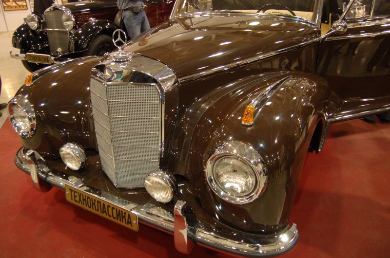 Oldtimer-выставка в России, 2007: бронзовый Mercedes с «Техноклассика»