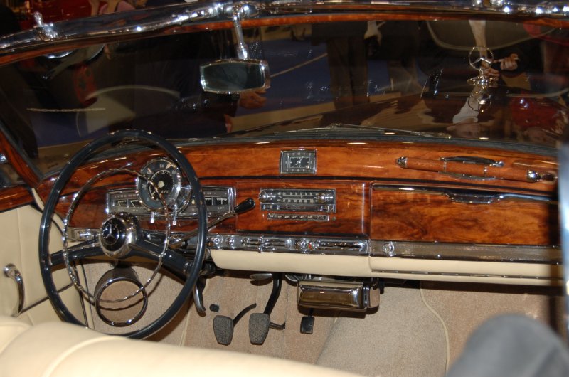 Мерседес-Бенц 1950-х в Oldtimer, 2007: роскошь из дерева и хрома