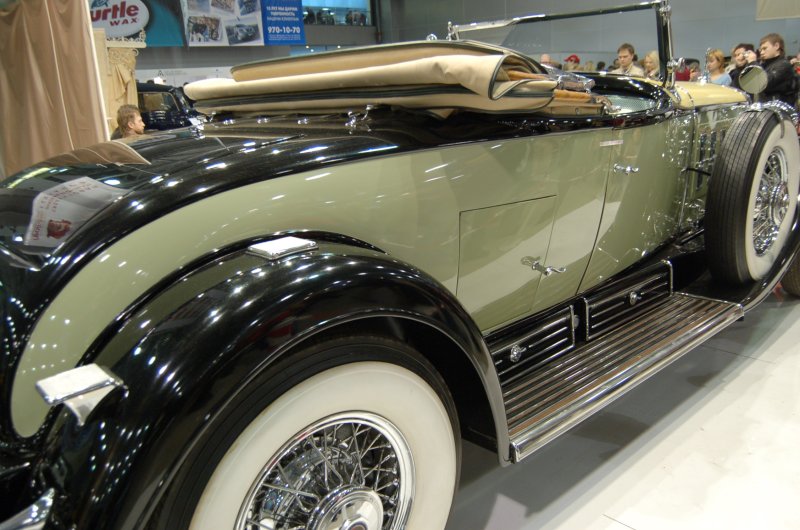Oldtimer 2007, Москва: роскошный кабриолет в зелёно-чёрной гамме