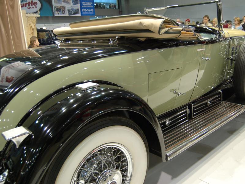 Oldtimer 2007, Москва: роскошный кабриолет в зелёно-чёрной гамме