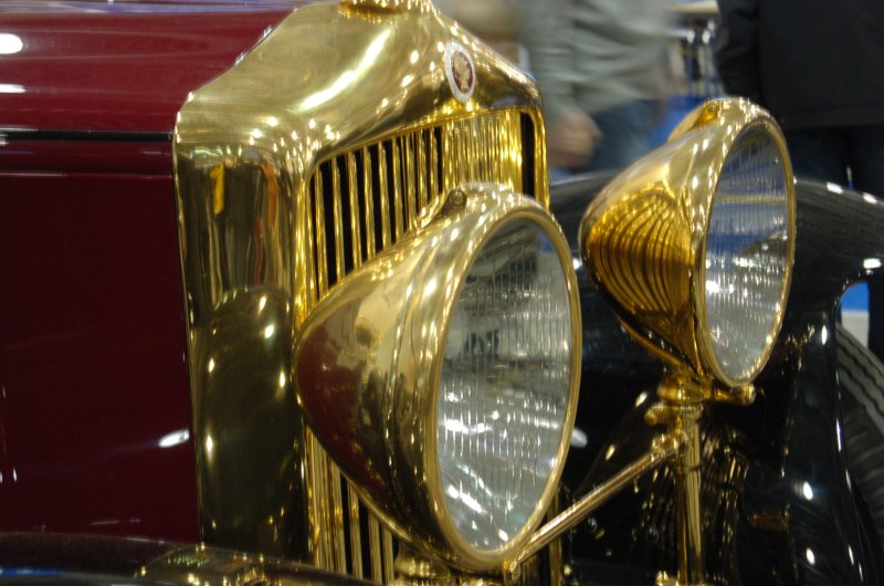 Золотистые фары и решётка радиатора на Oldtimer-выставке в России, 2007