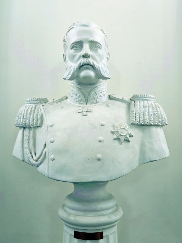 Бюст Александра III в Петровском дворце
