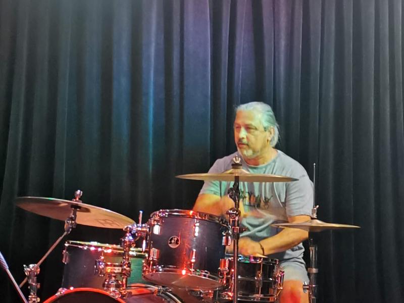 Ritm Blues Cafe, Россия: барабанщик за работой на Sonor
