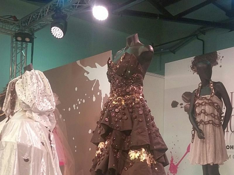 Salon Du Chocolat в Москве: бархатные юбки и золотые блестки на подиуме