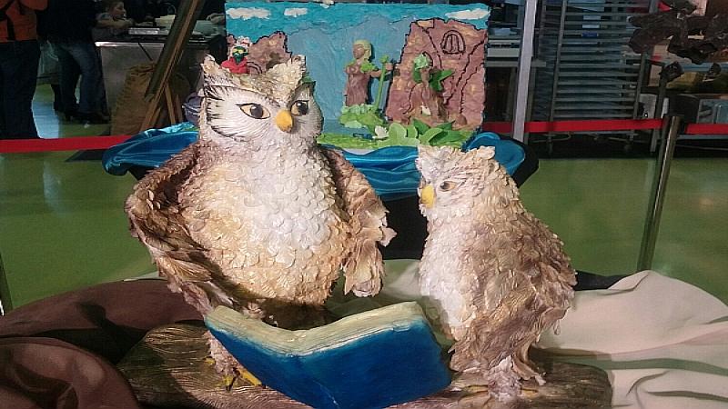 Salon Du Chocolat в Москве: орлы с книгой и фреской на заднем плане