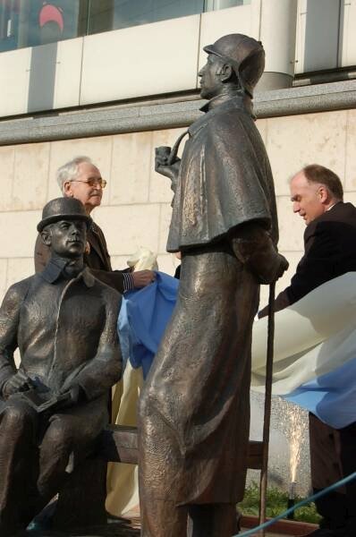 Памятник Шерлоку Холмсу в Москве, 2010-е годы