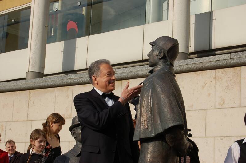 Памятник Шерлоку Холмсу в Москве, 2010-е годы