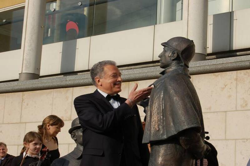 Памятник Шерлоку Холмсу в Москве, 2010-е годы