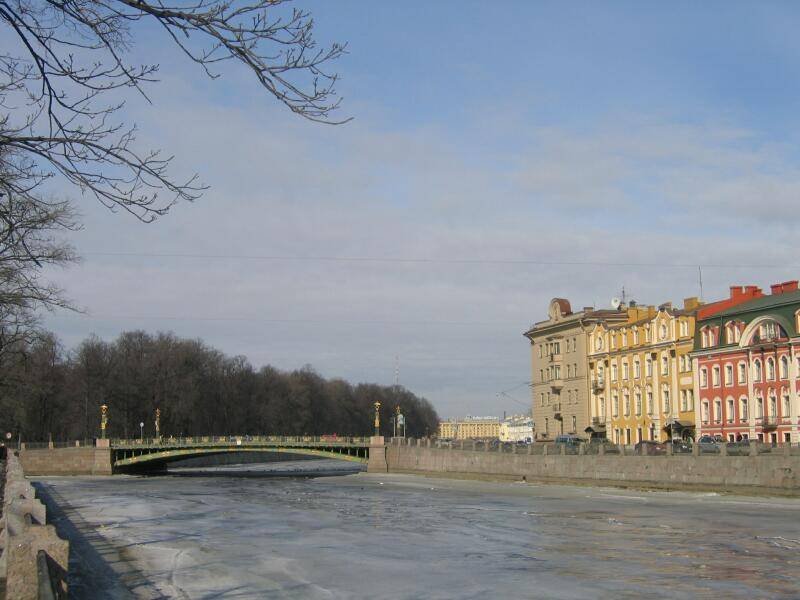 Мост через замерзший канал в Петербурге, 2006