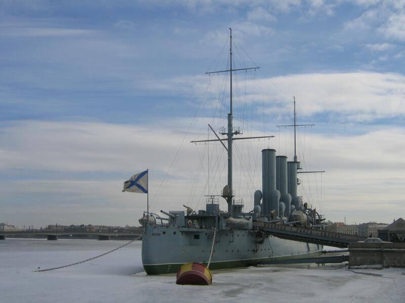 Адмиралтейская набережная, Санкт-Петербург, 2006: «Аврора» в ледяной стуже