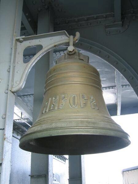 Колокол «Неворка» на мосту в Санкт-Петербурге, 2006