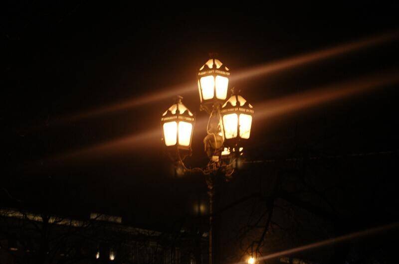 Уличный фонарь на Спб Flashlamps: три света в ночи