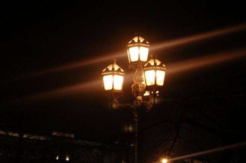 Уличный фонарь на Спб Flashlamps: три света в ночи