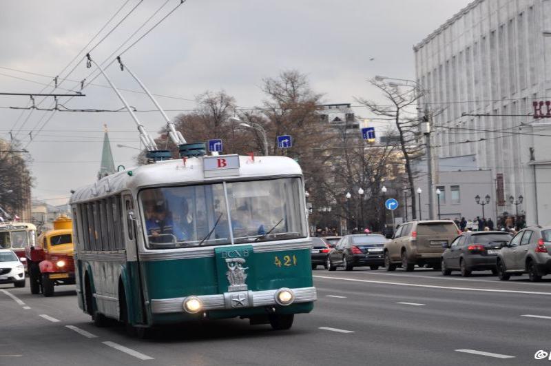 Троллейбус №421 на Параде троллейбусов в Москве, 15 ноября 2014
